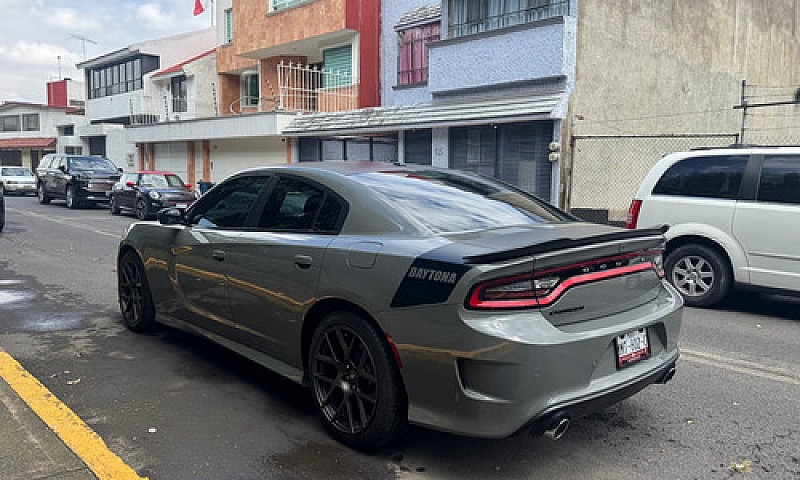 Dodge Charger 5.7 R-...