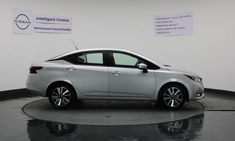 Nissan Versa 1.6 Adv...