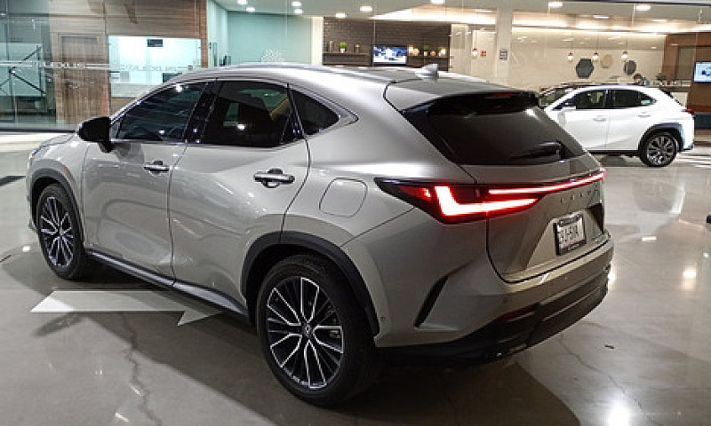 Lexus Nx 2022...