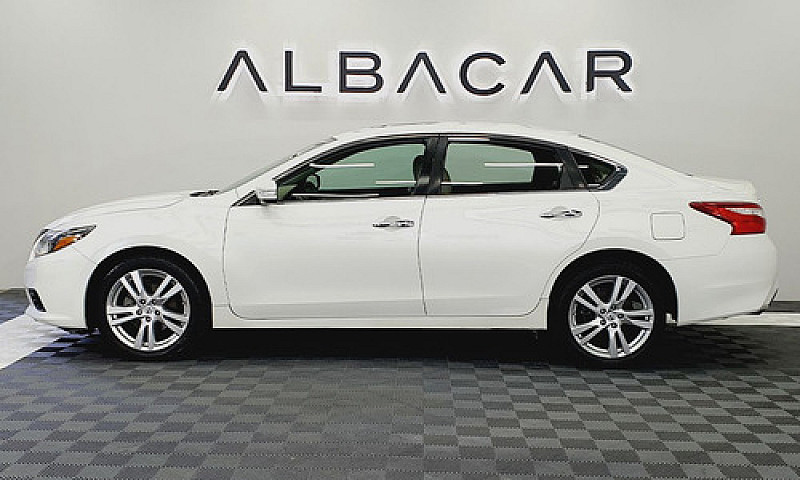 Nissan Altima 2017 3...