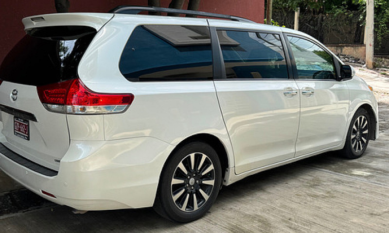 Toyota Sienna 3.5 Li...