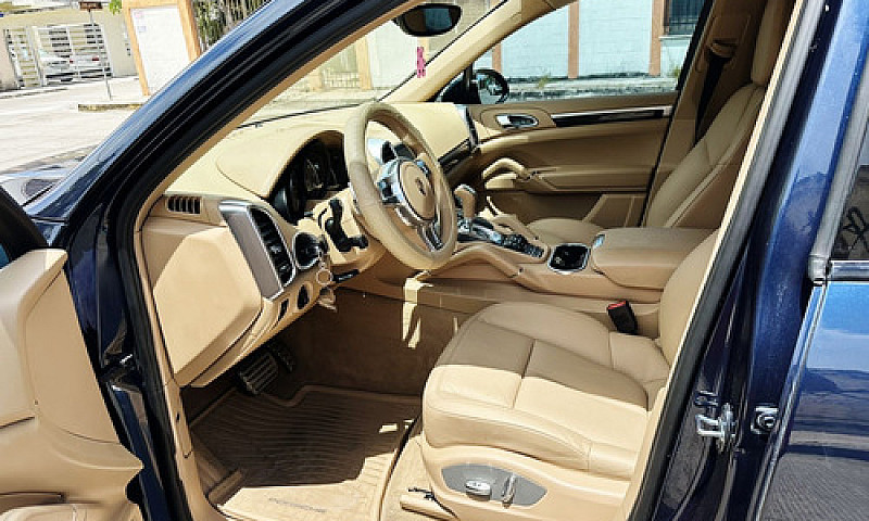 Porsche Cayenne S V8...