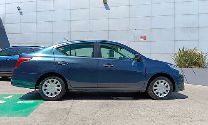 Nissan Versa 2016...