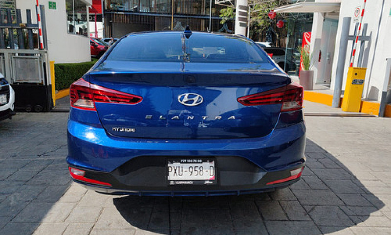 Hyundai Elantra 2019...