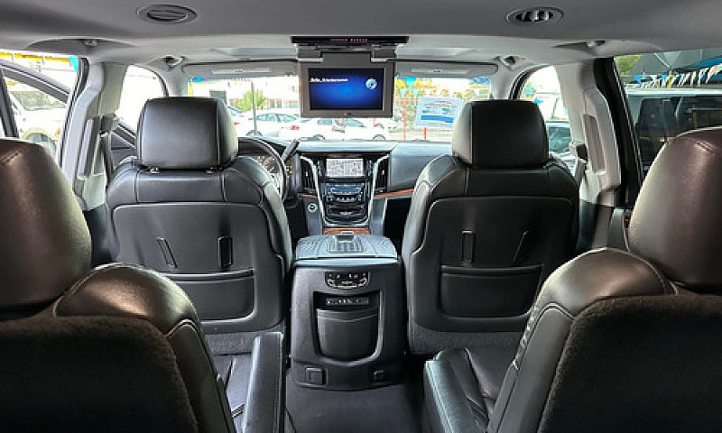 Cadillac Escalade 6....