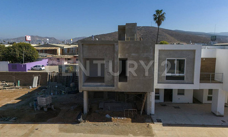 Casas En Preventa En...