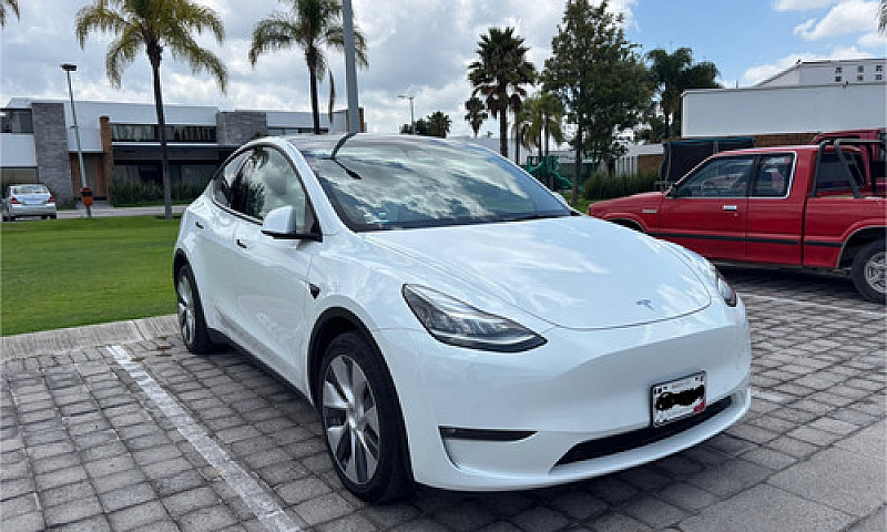Tesla Model Y 2021 L...