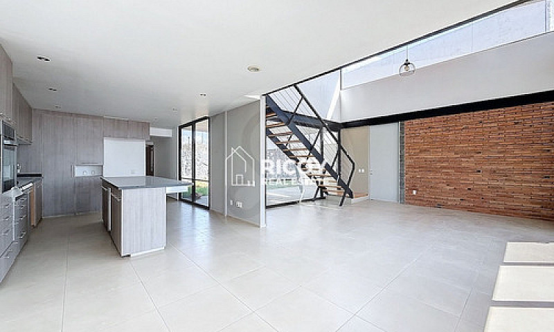 Casa En Venta En Lom...
