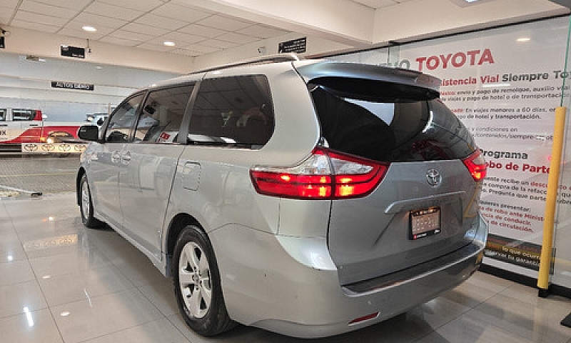 Toyota Sienna 2019...