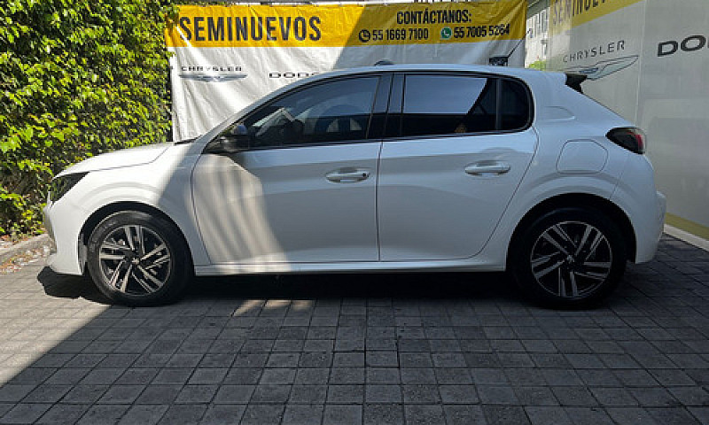 Peugeot 208 2023...