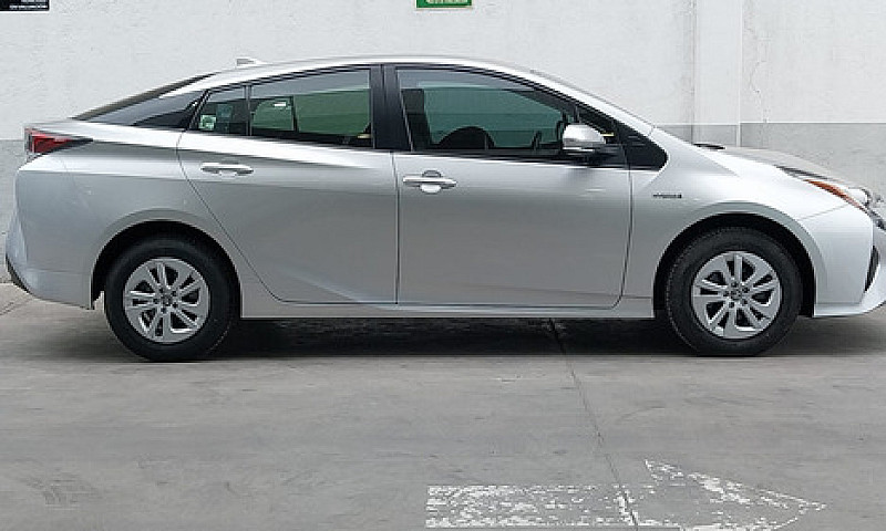 Toyota Prius 2017...