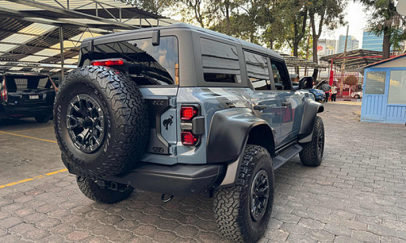 Ford Bronco Raptor 3...