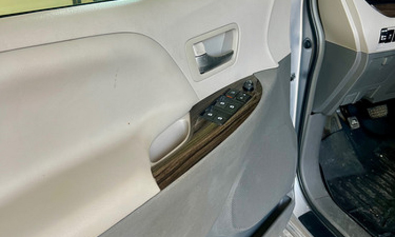 Toyota Sienna 3.5 Xl...