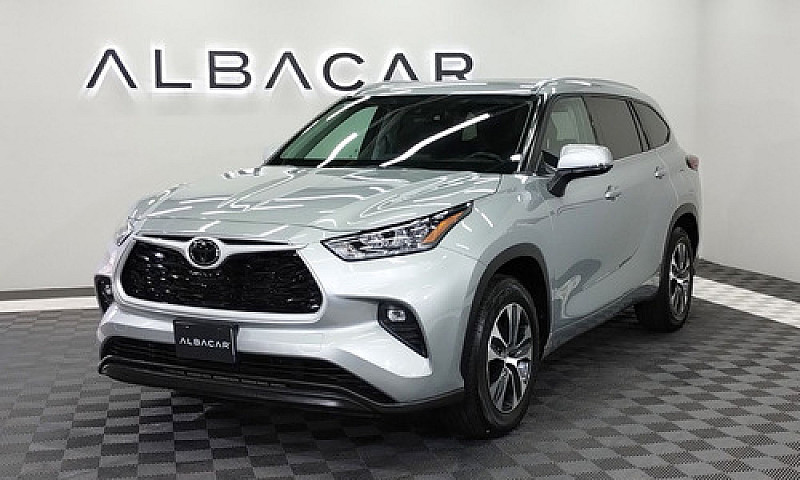 Toyota Highlander 3....