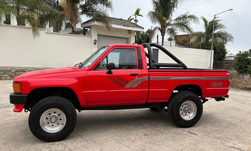Toyota Hilux 1987 · ...