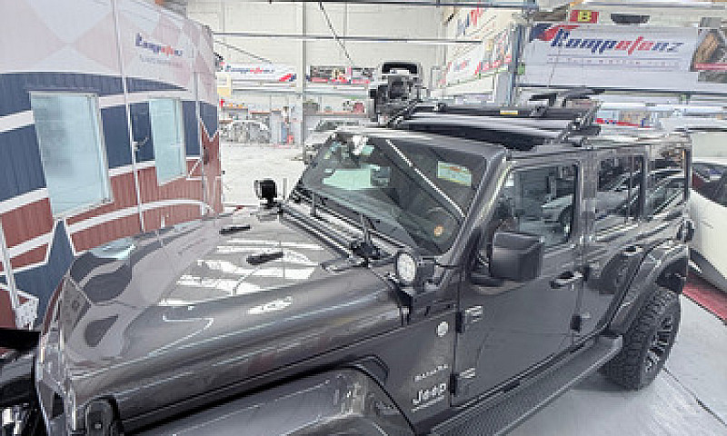 Jeep Wrangler 3.7 Un...