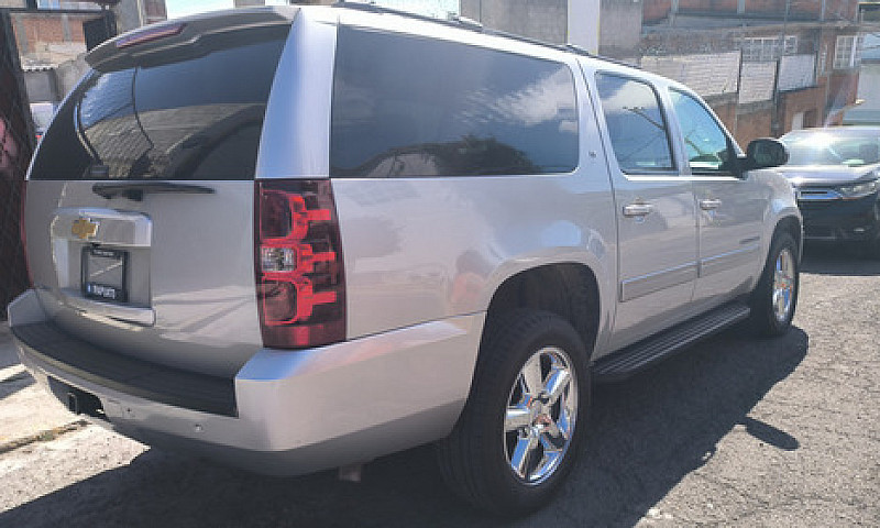 Chevrolet Suburban 5...