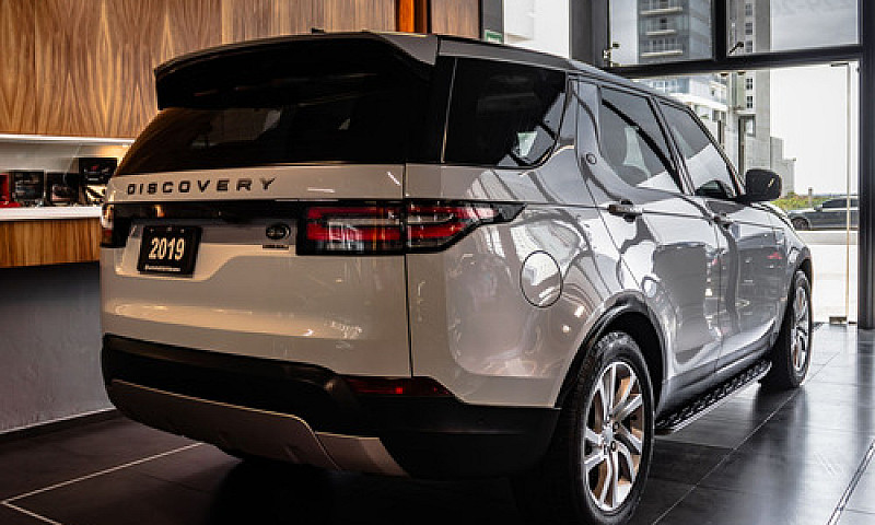 Land Rover Discovery...