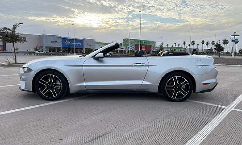 Ford Mustang 2P Coup...