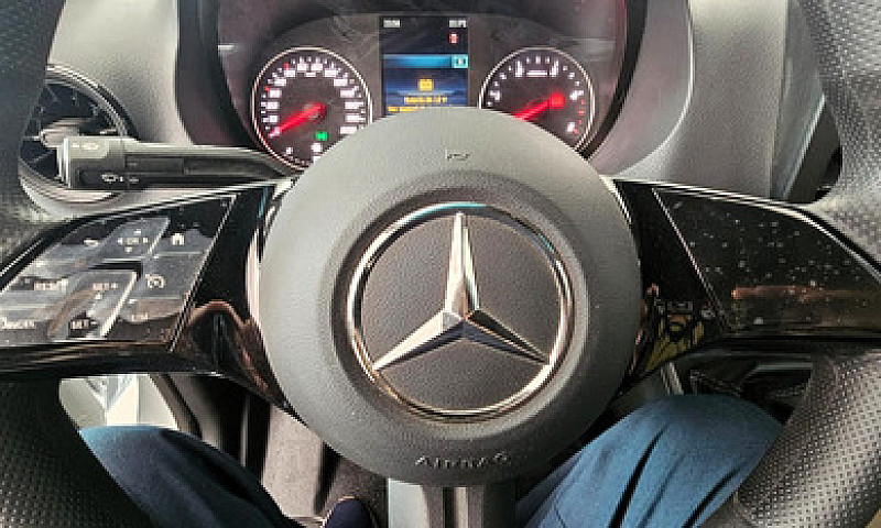 Mercedes-Benz Sprint...