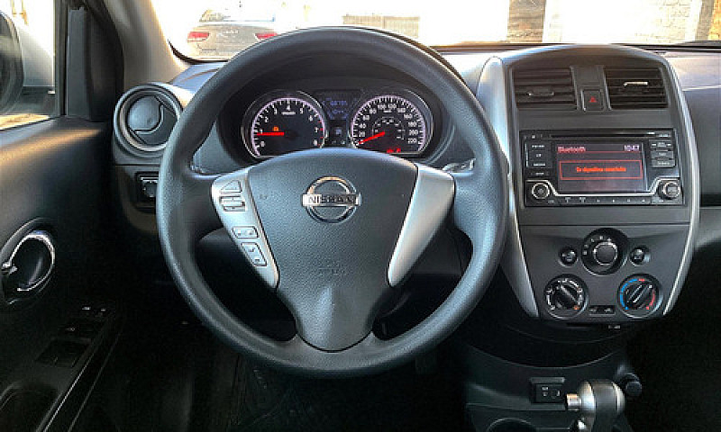 Nissan Versa 2019...