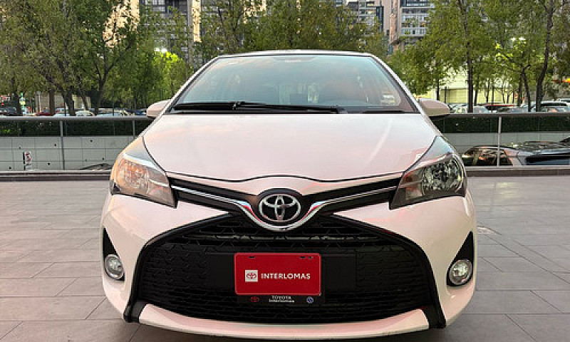 Toyota Yaris 2015...