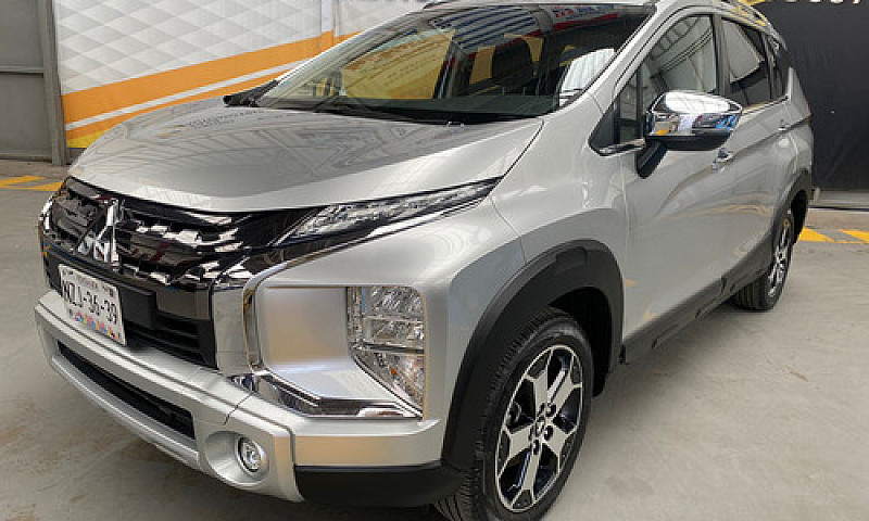 Mitsubishi Xpander 2...