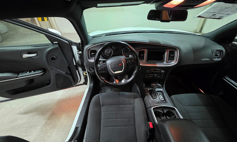 Dodge Charger 5.7 Rt...