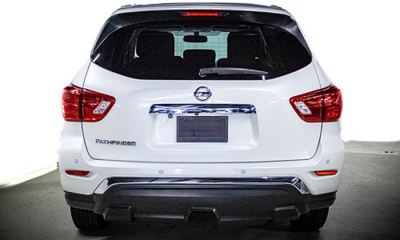 Nissan Pathfinder 20...