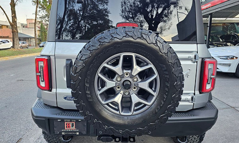 Ford Bronco Suv 2023...