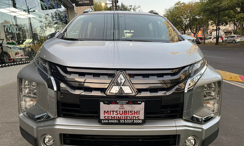 Mitsubishi Xpander 2...