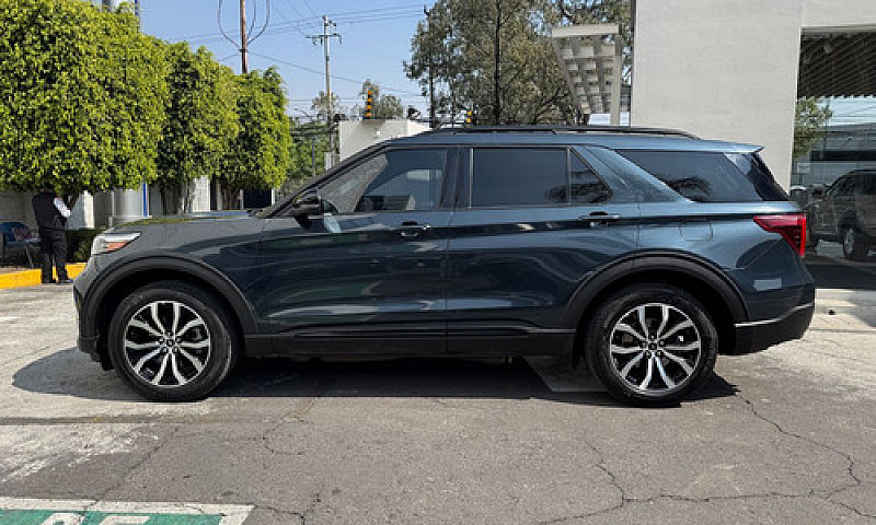 Ford Explorer 2022...