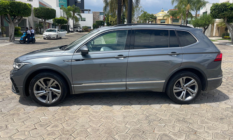 Volkswagen Tiguan 1....