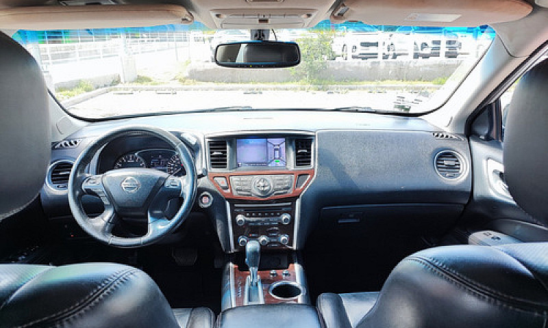 Nissan Pathfinder 3....