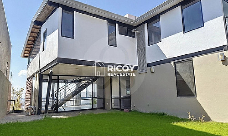 Casa En Venta En Lom...