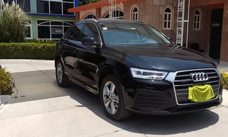 Audi Q3 2.0 S Line 2...