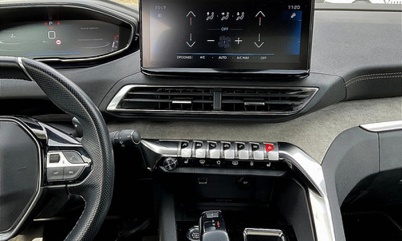 Peugeot 5008 2023...
