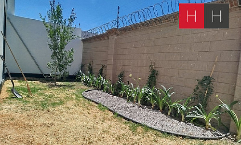 Casa En Venta En Lom...