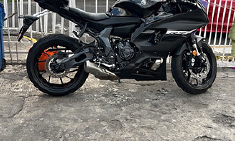 Moto Deportiva Yamah...