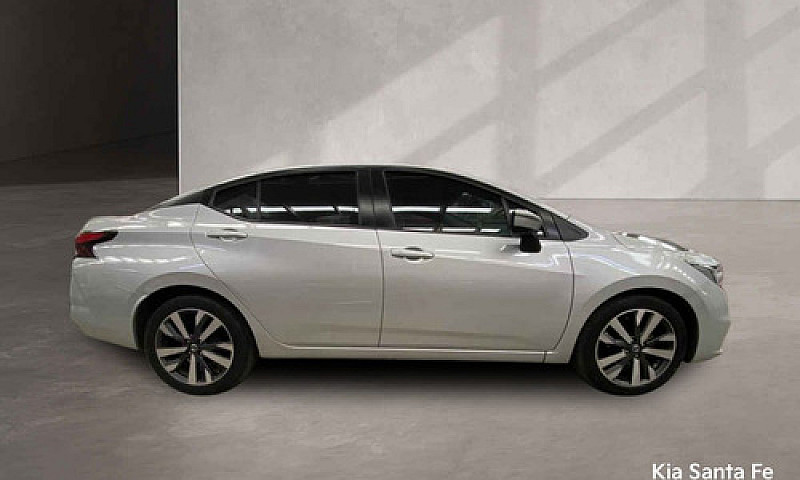 Nissan Versa 2020...