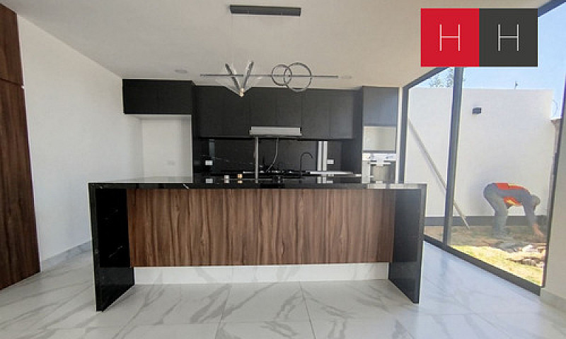 Casa En Venta En Lom...