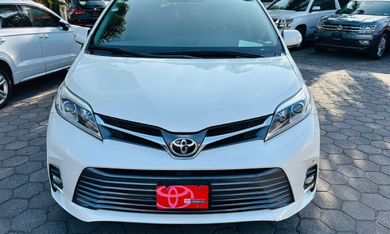 Toyota Sienna 2018...