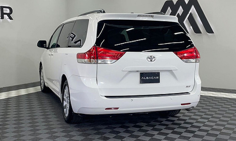 Toyota Sienna 2012...