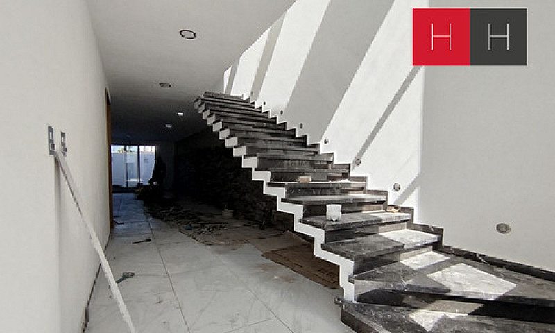 Casa En Venta En Lom...