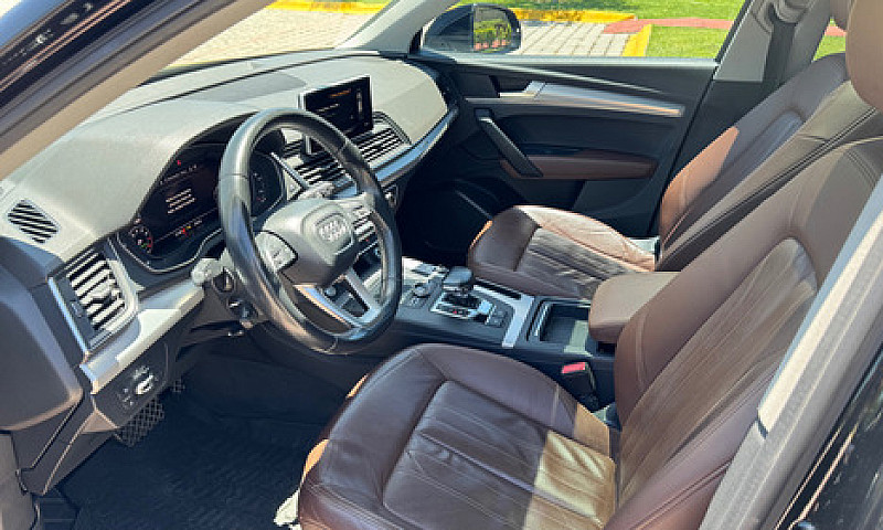 Audi Q5 2.0 L T Sele...