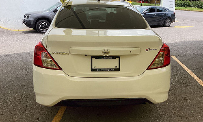 Nissan Versa 2017...