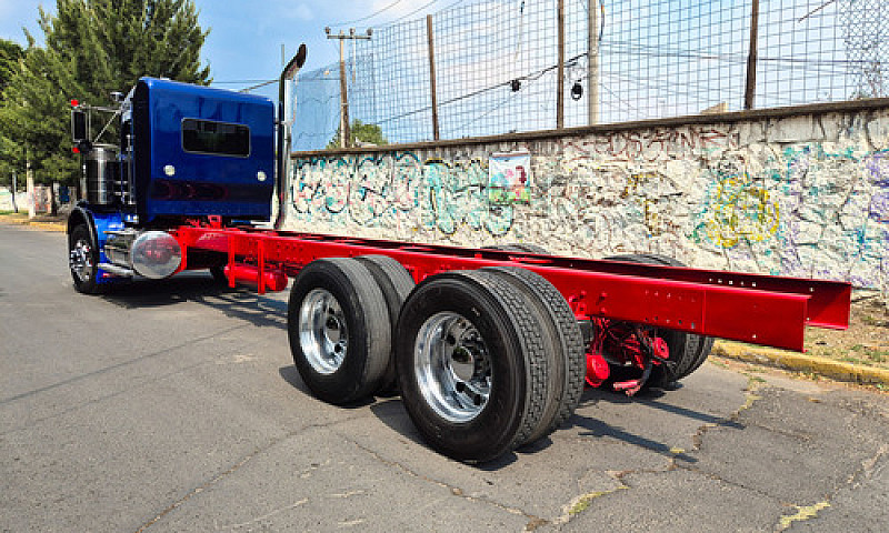 Kenworth T800 Centen...