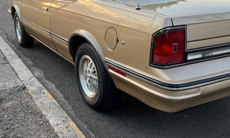 Cutlass De Lujo Coup...