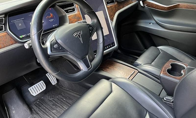 Tesla Model X 100D...