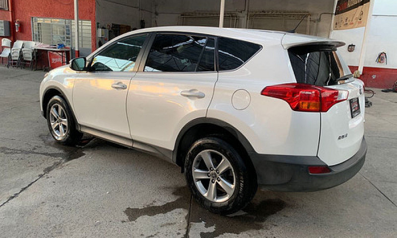 Toyota Rav4 2015...